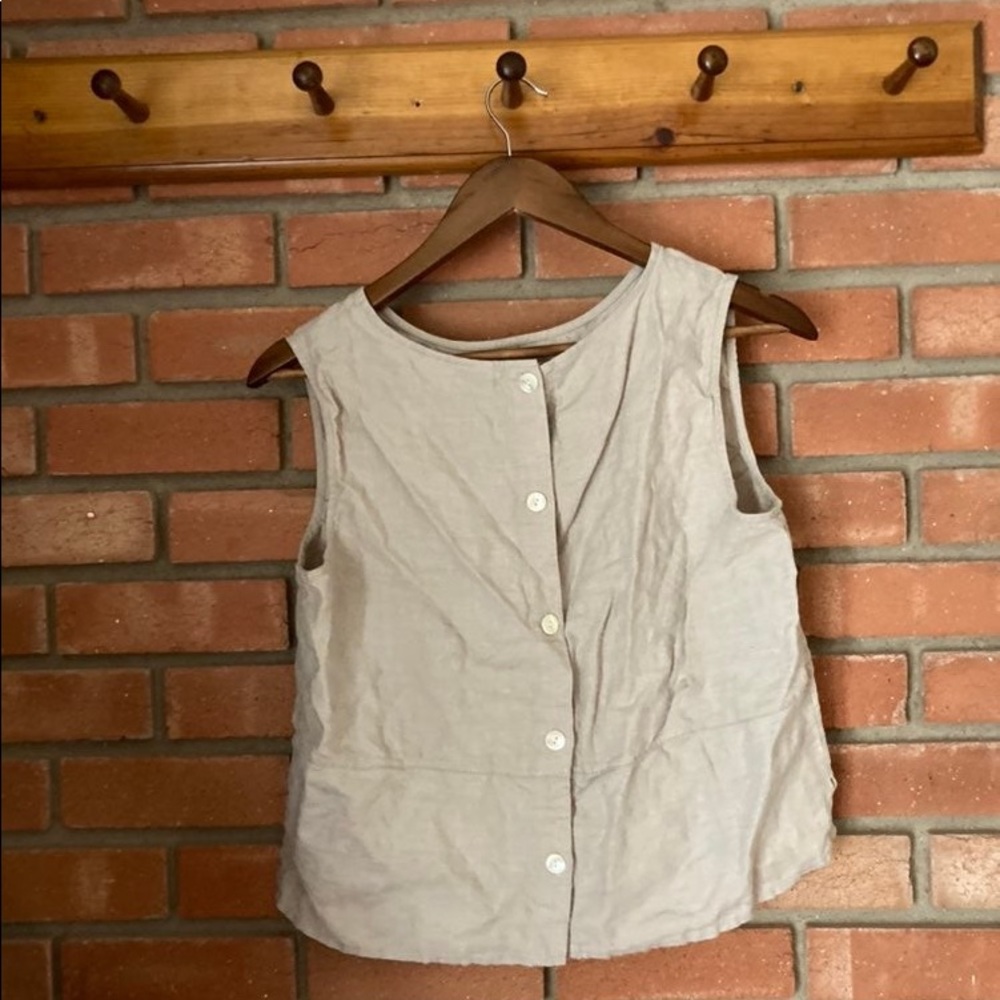 Vest - Picture 2 of 4